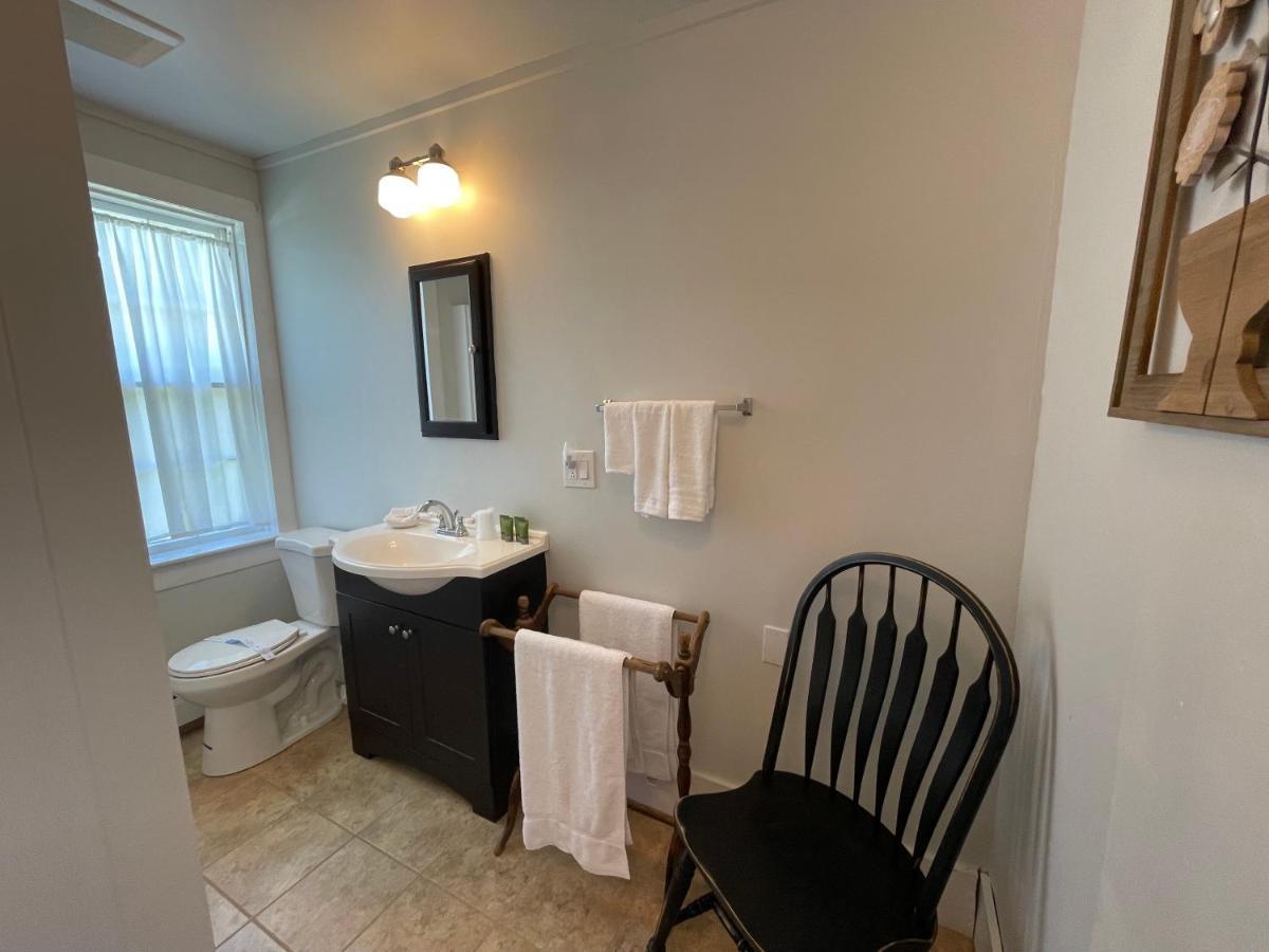 Stone Hearth Inn And Eatery Chester Bagian luar foto