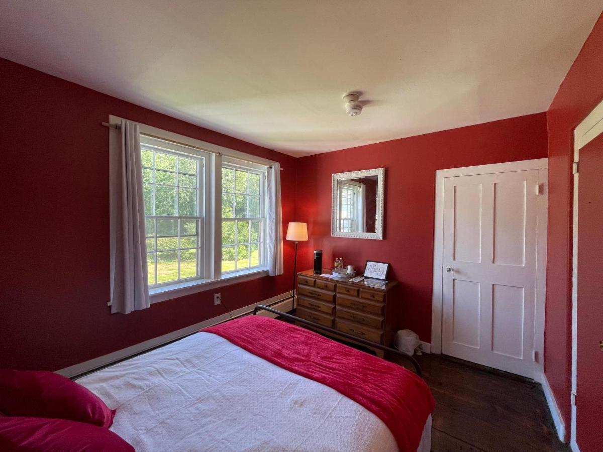 Stone Hearth Inn And Eatery Chester Bagian luar foto