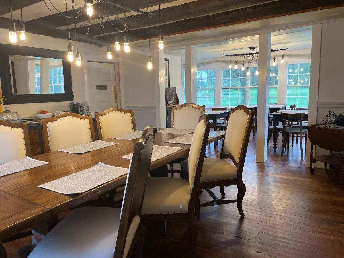 Stone Hearth Inn And Eatery Chester Bagian luar foto