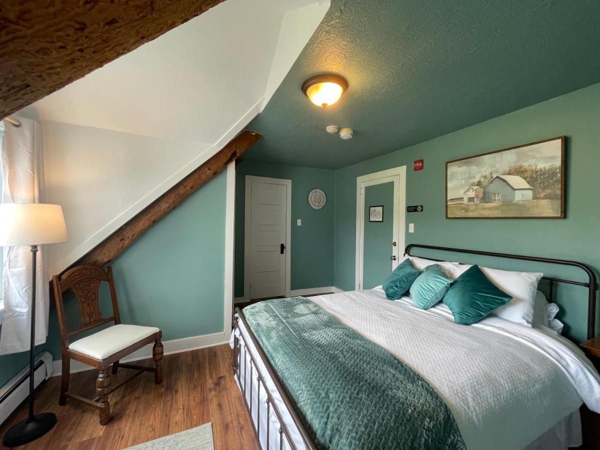 Stone Hearth Inn And Eatery Chester Bagian luar foto