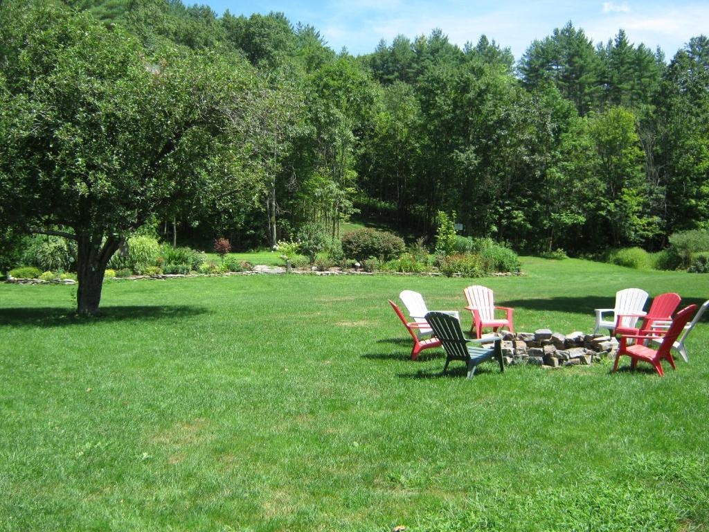 Stone Hearth Inn And Eatery Chester Bagian luar foto