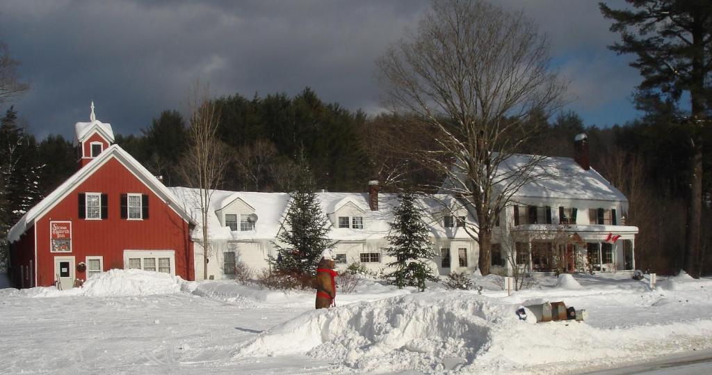 Stone Hearth Inn And Eatery Chester Bagian luar foto
