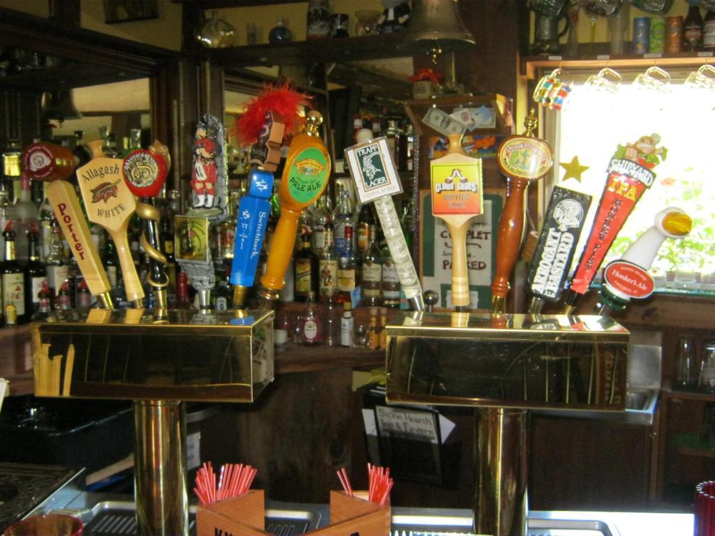 Stone Hearth Inn And Eatery Chester Bagian luar foto