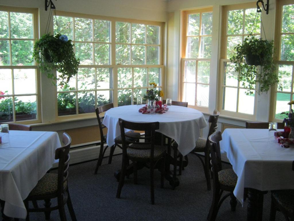 Stone Hearth Inn And Eatery Chester Bagian luar foto