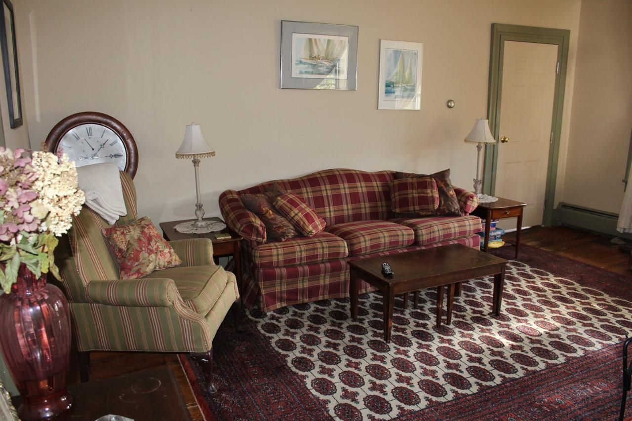 Stone Hearth Inn And Eatery Chester Bagian luar foto